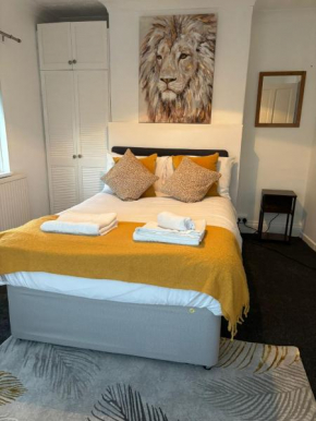 Brighton House- Spacious & Cozy 3BR close to Seaside, University & near AMEX Stadium